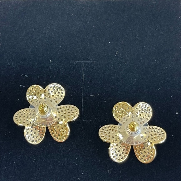 Mytys Trinity Gold Stud Flower Earrings - NWOT - Picture 4 of 5